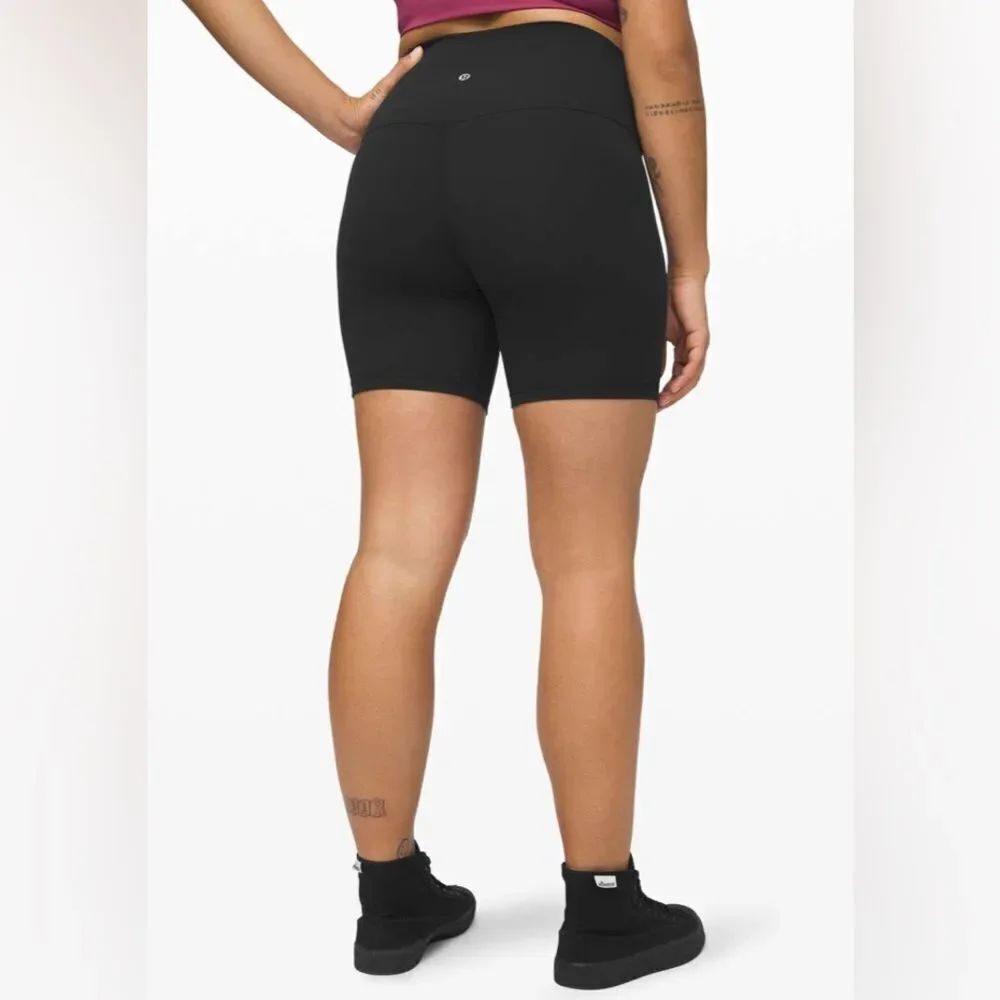 Lululemon Align Short *6"
Black (Second Release)